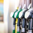 Farbenfroher Zapfhahn an der Tankstelle, Nahaufnahme