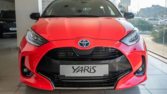 Roter Toyota Yaris