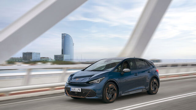 Cupra Born Aurora Blue