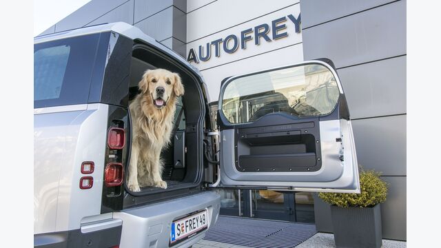 Autofrey Landrover Übergabe Bergrettung Salzburg, 20220210 Foto: wildbild, Herbert Rohrer