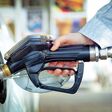 e10, tankstelle, tanken, sprit, spritpreis, kraftstoff, benzin, diesel, super, spritsparen, e5, auto, normal, biosprit, tank, ökosprit, hand, betanken, ethanol, energie, umwelt, co2, preis, klimawandel, umweltfreundlich, gas, petrol, station, rohstoffe, opec, steuer, ökosteuer, öl, treibstoff, füllen, kosten, zapfpistole, biokraftstoff, tanksäule, kfz, elektro, frau, lpg, autogas, zapfsäule, rabatt, autofahrer, fill