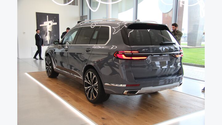 BMW X7