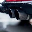 abgase, feinstaub, auspuff, endrohr, co2, kohlenmonoxid, sprit, diesel benzin, auspuffendrohr, spritpreise, benzinpreis, umweltverschmutzung, dieselpreis, sauber, verbrenner, selbstzünder, verbrennungsmotor, kfz, kraftfahrzeug, auspuffanlage, katalysator, filter, abgasfilter, abgasreinigung, sportcoupe, ps, pferdestärken, kraftvoll, sportlich, maskulin, steuer, sportwagen, dieselskandal, fahrverbot, rennauto, autorennen, dieselgate, betrugssoftware, statussymbol, straßenrennen