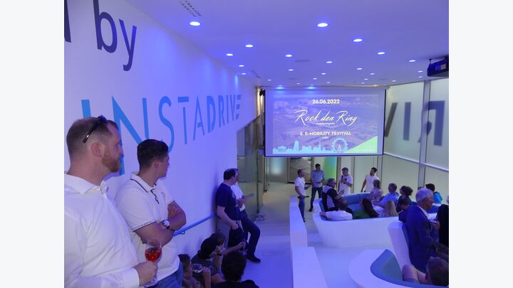 Gute Stimmung beim abendlichen Instadrive-Event
