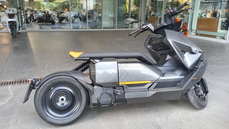 © WEKA Industrie Medien BMW CE 04 Motorrad