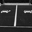 abstrakt, alternative, angebot, anreiz, asphalt, aufladen, auto, autos, e-car, e-mobil, e-mobile, ecar, elektrisch, elektrische, elektrisches auto, elektroauto, elektrofahrzeug, elektromobil, elektromobilität, elektrotankstelle, energie, fahrbahn, fahrbahnmarkierung, fördern, hintergrund, hinweis, hybrid, hybridauto, info, konzept, ladestation, laden, modern, parkplatz, politik, sparen, steckdose, strasse, straße, strom, stromtankstelle, symbol, symbolik, tankstelle, umsteigen, umweltfreundlich, verkehrszeichen, werbung, zeichen, zukunft