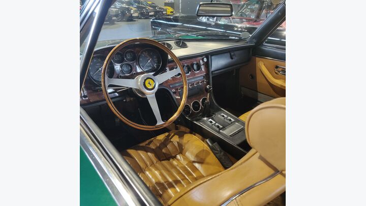 Hertz Classics 
Autovermietung