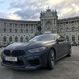 BMW M8 Competition Grand Coupe vor der Hofburg in Wien