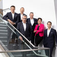 Das neue ZF-Vorstandsteam (von links nach rechts): Michael Frick, Dr. Martin Fischer, Vorstandsvorsitzender Dr. Holger Klein, Dr. Peter Laier, Sabine Jaskula und Stephan von Schuckmann. // ZF?s newly formed Board of Management team (from left to right): Michael Frick, Dr. Martin Fischer, CEO Dr. Holger Klein, Dr. Peter Laier, Sabine Jaskula and Stephan von Schuckmann.