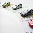 ausgaben auto autokauf autokosten autoleasing autos autosteuer autoverkehr autoversicherung banknote banknoten benzin benzinpreis euro euroschein euroscheine gebühren geld geldschein geldscheine hintergrund kfz kosten kostenanstieg kostensteigerung kraftfahrzeug steuer kraftstoff laufende leasing leasingrate pkw prämie prämien raten reparaturkosten spritpreis spritpreise steigende steigerung tanken unterhalt unterhaltskosten versicherung versicherungsprämie wartungskosten weißer werkstattkosten