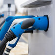 ladesäule ladestation ladepunkt stromtankstelle tankstelle strom elektroauto ladesäulen elektrofahrzeug elektrofahrzeuge elektroautos lademöglichkeit elektromobilität steckdose ladestecker elektrisch auto tanken ladekabel stromanschluss stromkabel verkehr infrastruktur parkplatz öffentlich öffentliche e-tankstelle ladeinfrastruktur zapfsäule stromzapfsäule