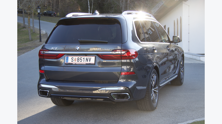 BMW_X7