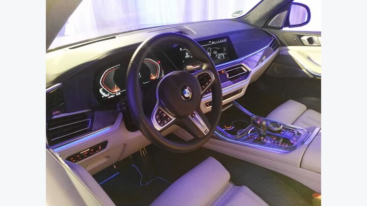 BMW_X7