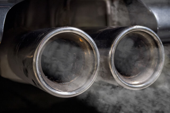 abgase abgasskandal diesel dieselabgase autoauspuff fahrverbot diesel-fahrverbot auto autoindustrie abgaswerte dieselskandal dieselfahrverbot feinstaub dieselfahrzeug feinstaubbelastung abgasmessung dieslekraftstoff inenstadt verbot gesetz umweltverschmutzung luftverschmutzung pkw stadt innenstadt symbolbild stickoxide