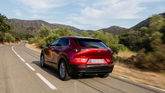 Roter Mazda CX