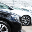 auto rad automobile automobil reifen transport luxus geschwindigkeit fast sport black parken anfahrt road beförderung rennen legierung felge neu licht autos neuwagen gebrauchtwagen leasing fahrzeuge mehrere reihe scheinwerfer lack autohaus automobilindustrie gebraucht jahreswagen autohersteller automobilhersteller cotflügel front kfz pkw versicherung motorisierung werkstatt auswahl modell