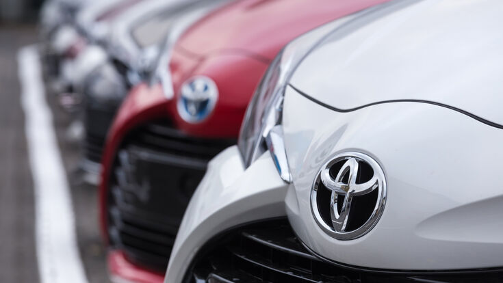 © Tobias Arhelger - stock.adobe.com toyota toyota sign toyota cars cars germany siegen office europe summer german 28 October 2018 north Rhine-Westphalia toyota toyota sign toyota cars cars germany siegen office europe summer german 28 october 2018 north rhine-westphalia