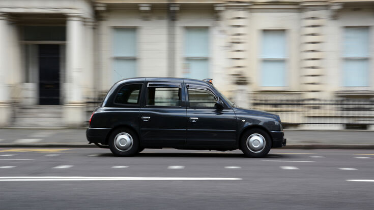 © Joe Ravi - stock.adobe.com taxi london taxicab cab black uk popular photo street panning nobody hack shot urban hire united automobile transport technique famous city public transportation car hackney kingdom carriage road