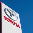 toyota car dealer car dealership vehicle local distribution car distribution network local vehicle sell sale marketing retailing partner retail appointed dealer authorized dealer licensed dealer authorized repairer authorized repair shop garage autoshop service station service advertising pylon pole sign sign logo badge trademark automaker automotive sky blue brand car manufacturer japanese pylon stele dealer dealership