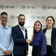 (v.l.): Von P1 Fuels Mani Sarathy, Professor für Chemieingenieurwesen an der KAUST-Universität und amtierender CTO und Martin Popilka, CEO sowie von CRI Björk Kristjánsdóttir, CEO, und Kristjana M. Kristjánsdóttir, CCO