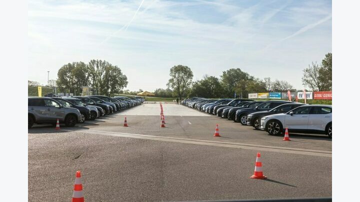 60 Fahrzeugmodelle standen für Testfahrten bereit