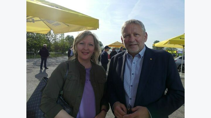 Forstinger Geschäftsführer Rudolf Bayer mit Marketingleiterin Viktoria Maurer
