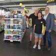 Silvia Tuschla, Filialleiterin Baden, Johann Haberl, Verkaufsleiter Ost und Süd (r.) und Peter Tuschla, Ausbildner