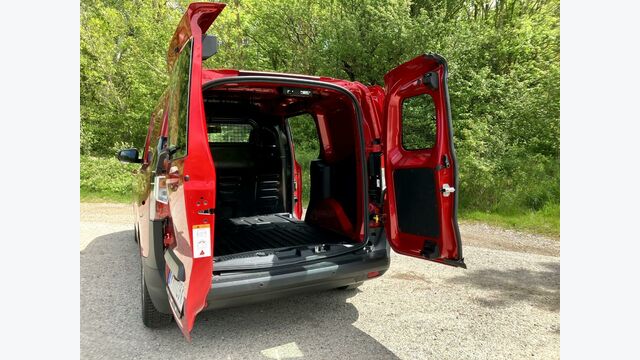Auto mit Aussicht – die Heckscheibenfenster machen Sinn.
