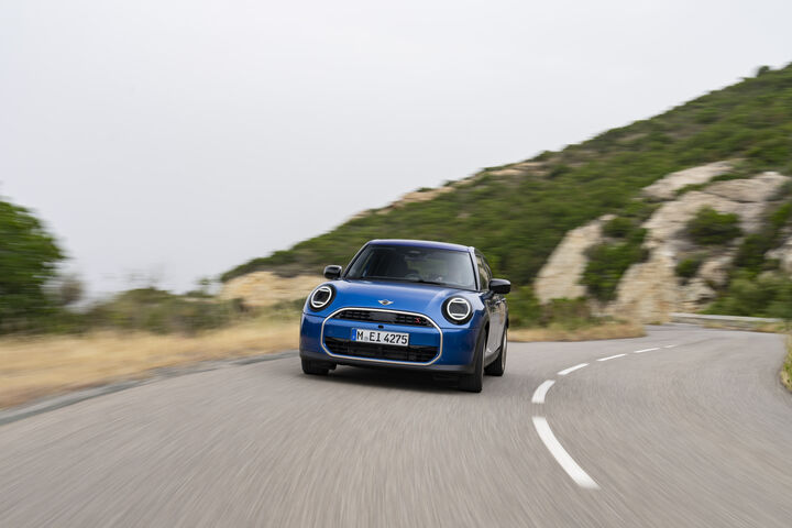 Der neue Mini Cooper wird mit Reifen von Vredestein ausgerüstet.