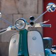 Auf der Vespa cruisen wie die Italienerinnen und Italiener – nur eben auf Wiener Asphalt.