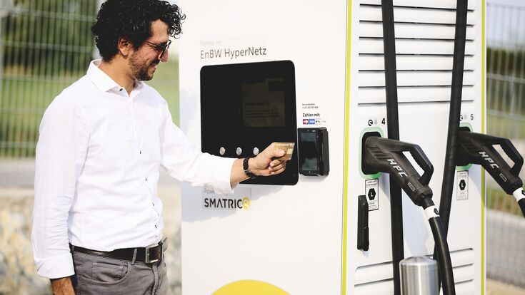 © SMATRICS EnBW SMATRICS EnBW-Schnellladesäule mit Direct Payment Terminal
