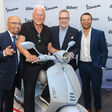 Luigi Barbaro sen.,Toni Polster, Josef Faber und Luigi
Barbaro jun. bei der exklusiven Vespa Snake Party.
