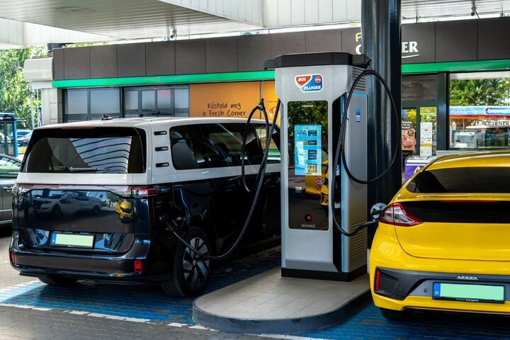 Eine Ladestation von MOL Plugee.