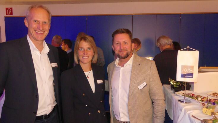 Dr. Michael Klaffenböck, Toyota Kreditbank ,Christina Pichler, HUL Hödlmayr Urban Logistics, und AVS Österreich Geschäftsführer Bernhard Blümel