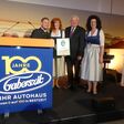 Verleihung des steirischen Landeswappens: (v.l.) Klubmann Marco Triller, Maria Gaberszik, Alt-Landeshauptmann Hermann Schützenhöfer, und Mag. Sonja Gaberszik