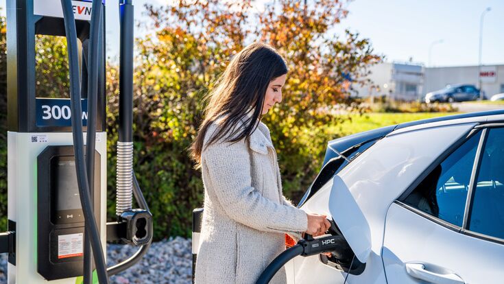 Bis 2030 plant das Unternehmen 100 Millionen Euro in den Ausbau einer modernen Ladeinfrastruktur zu investieren.