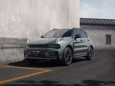 Der 4,55 Meter lange Lynk & Co 01 fährt bis zu 200 km/h schnell.