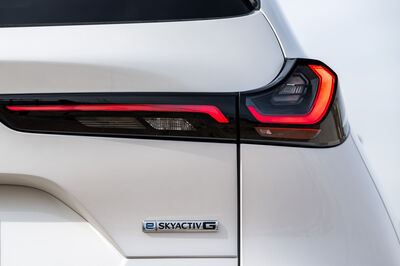 Im neuen CX-5 arbeitet der aktualisierte 2.5 Liter e-Skyactive G 141.