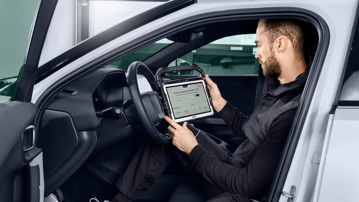 MAHLE TechPRO® 2 führt intuitiv
durch die jeweilige Anwendung
und gewährleistet eine
reibungslose Fahrzeugdiagnose