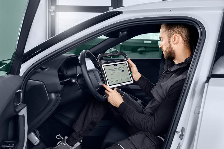MAHLE TechPRO® 2 führt intuitiv
durch die jeweilige Anwendung
und gewährleistet eine
reibungslose Fahrzeugdiagnose
