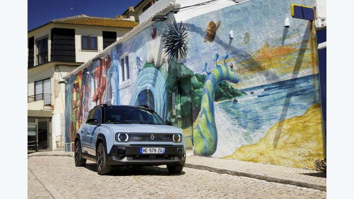 Renault 4 image bank media Test-Drive, on April 28th 2025 at Lisbonne, Portugal - Photo Clément Choulot / DPPI
