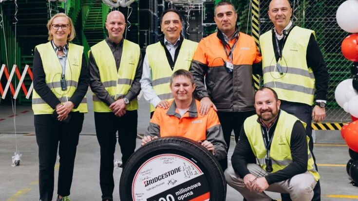 Bridgestone Reifenwerk in Poznań feiert die Produktion von 200 Millionen Reifen.