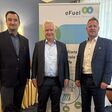 V.l.: Ralf Diemer, CEO der eFuel Alliance e.V.; Stephan Schwarzer, Generalsekretär der eFuel Alliance Österreich; Univ.-Prof. Dr.-Ing. Christian Trapp vom Institut für Thermodynamik und nachhaltige Antriebssysteme der TU Graz