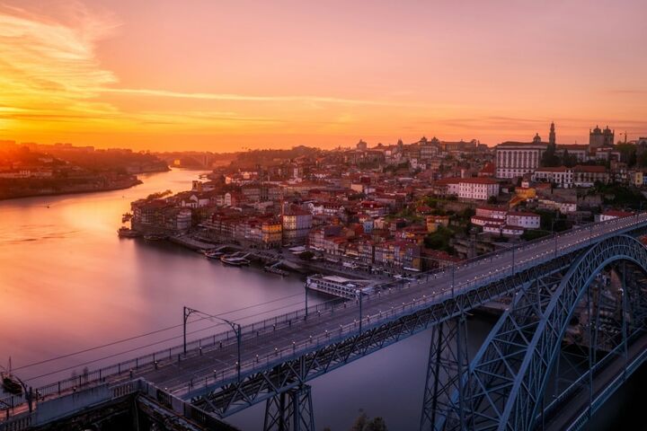 DKV Mobility baut Tech Hub in Porto auf: Neues Data & AI Kompetenzzentrum soll Innovation und Wachstum beschleunigen